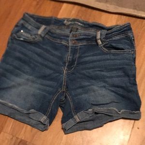 jean shorts, never worn.